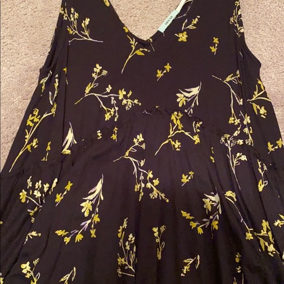 Flowery urban outfitters layering top - Picture 3 of 4